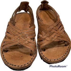 Tan girls huaraches (sandals) made in Mexico